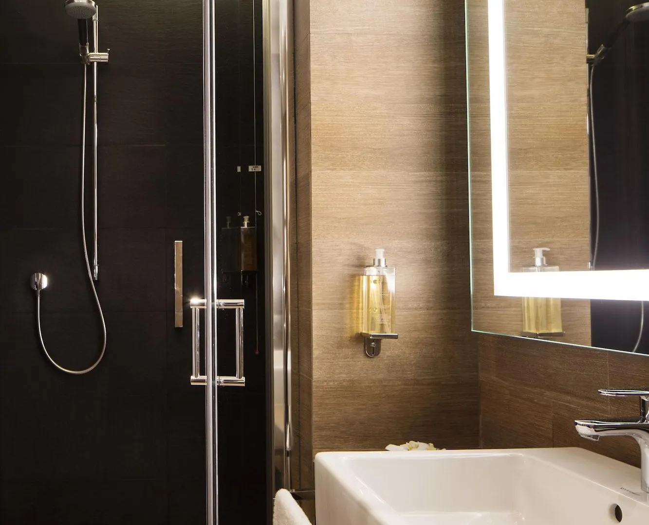 Starhotels Echo Milan Hotel