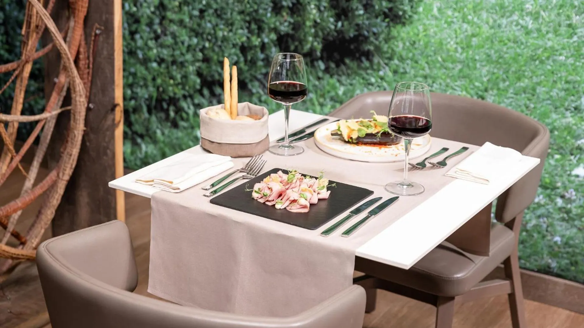 Starhotels Echo Milan 4*,  Italy