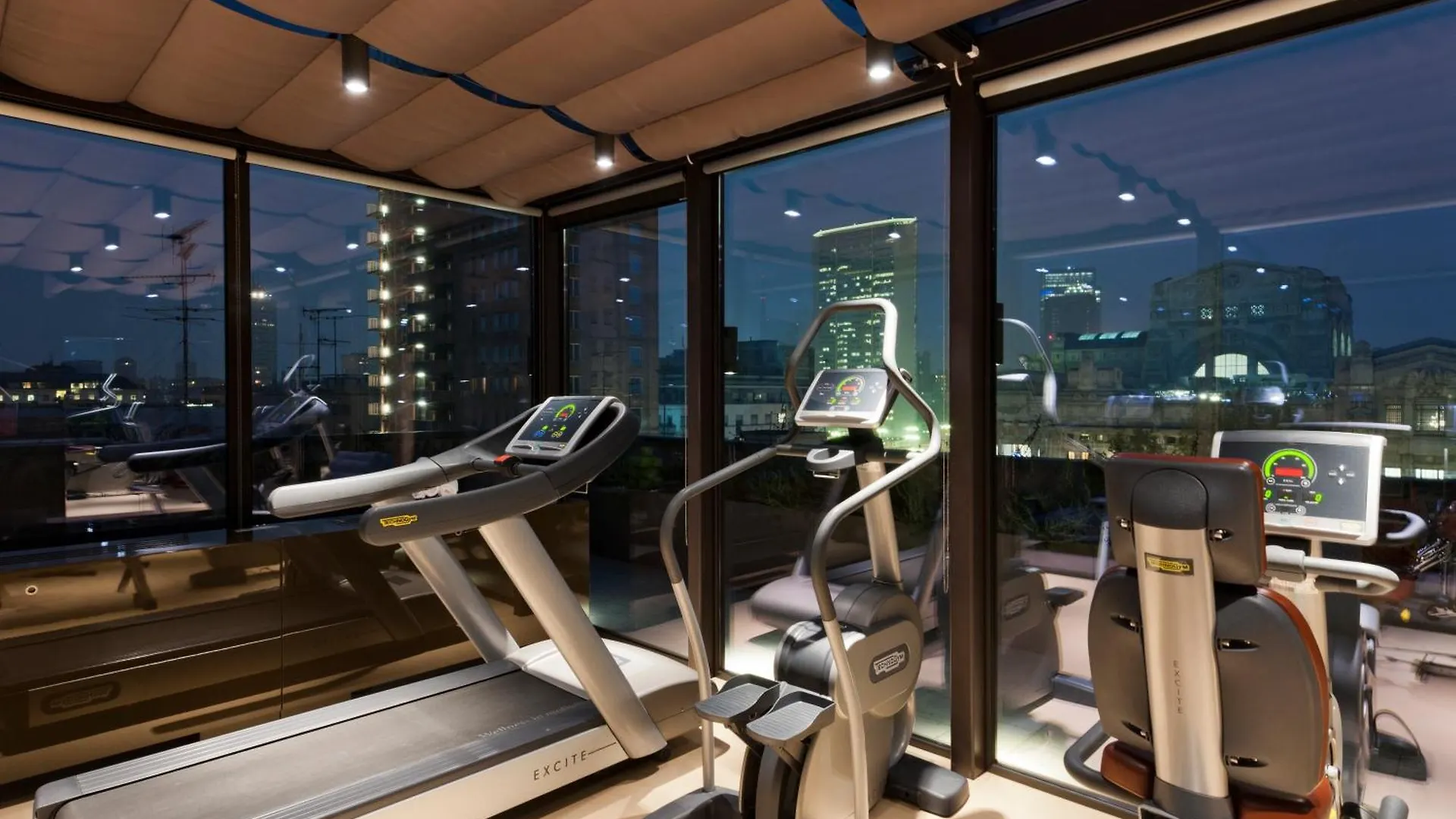 Starhotels Echo Milano Otel