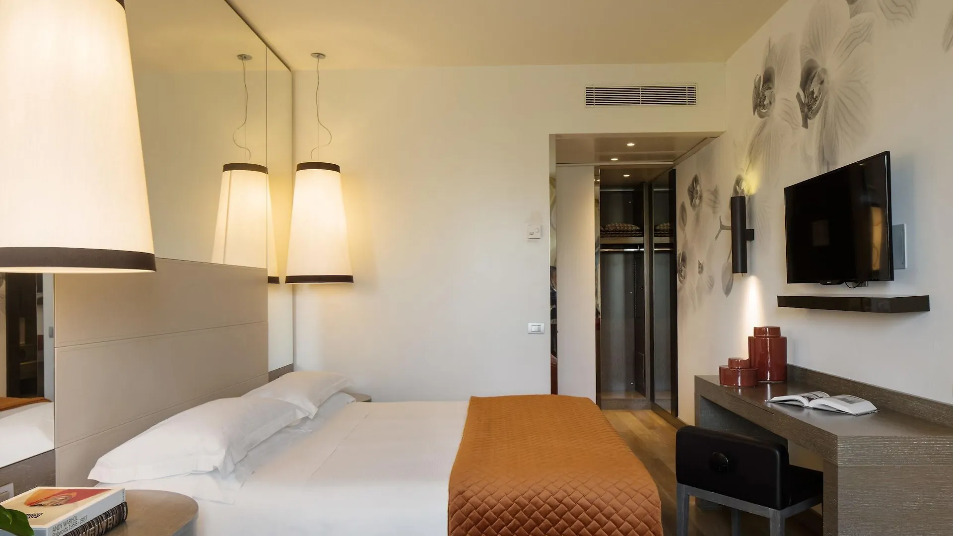 Starhotels Echo Милан